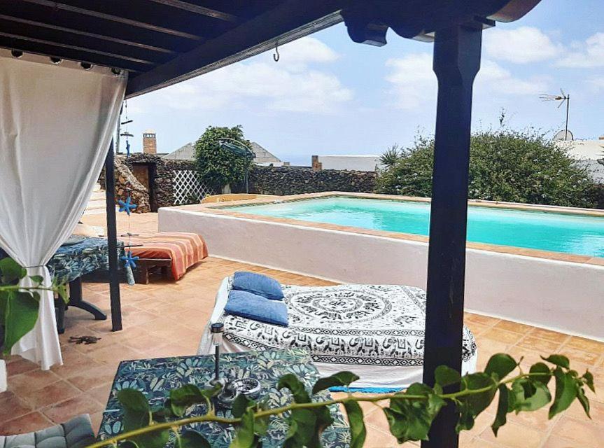 Tipica Lanzarote House Only Adults Bed and Breakfast Tías Exteriör bild