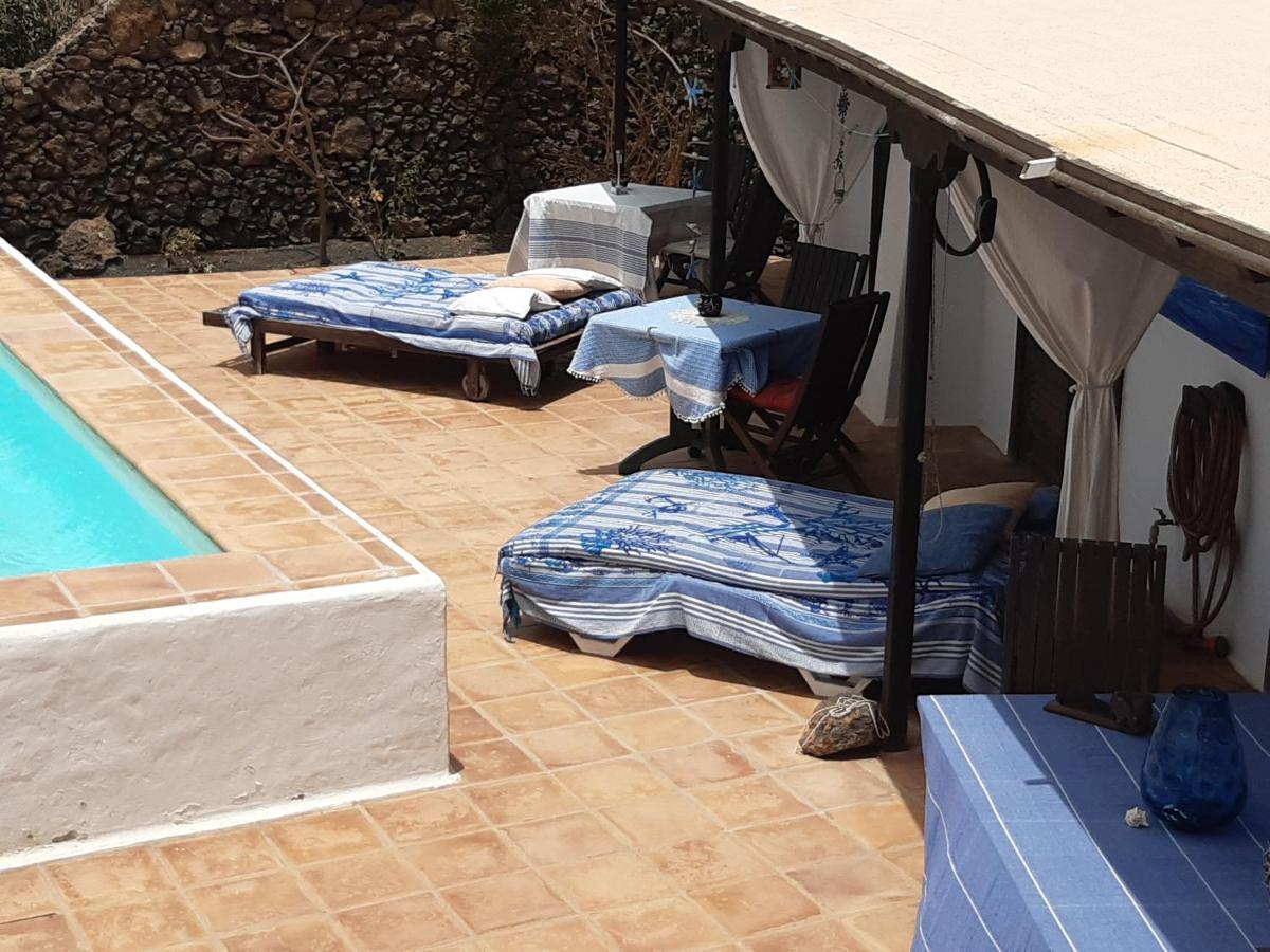 Tipica Lanzarote House Only Adults Bed and Breakfast Tías Exteriör bild