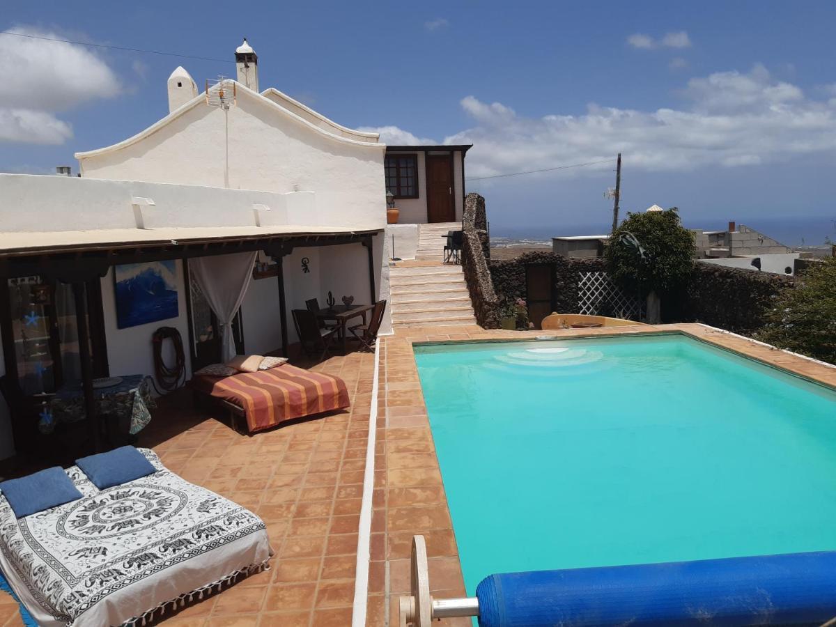 Tipica Lanzarote House Only Adults Bed and Breakfast Tías Exteriör bild