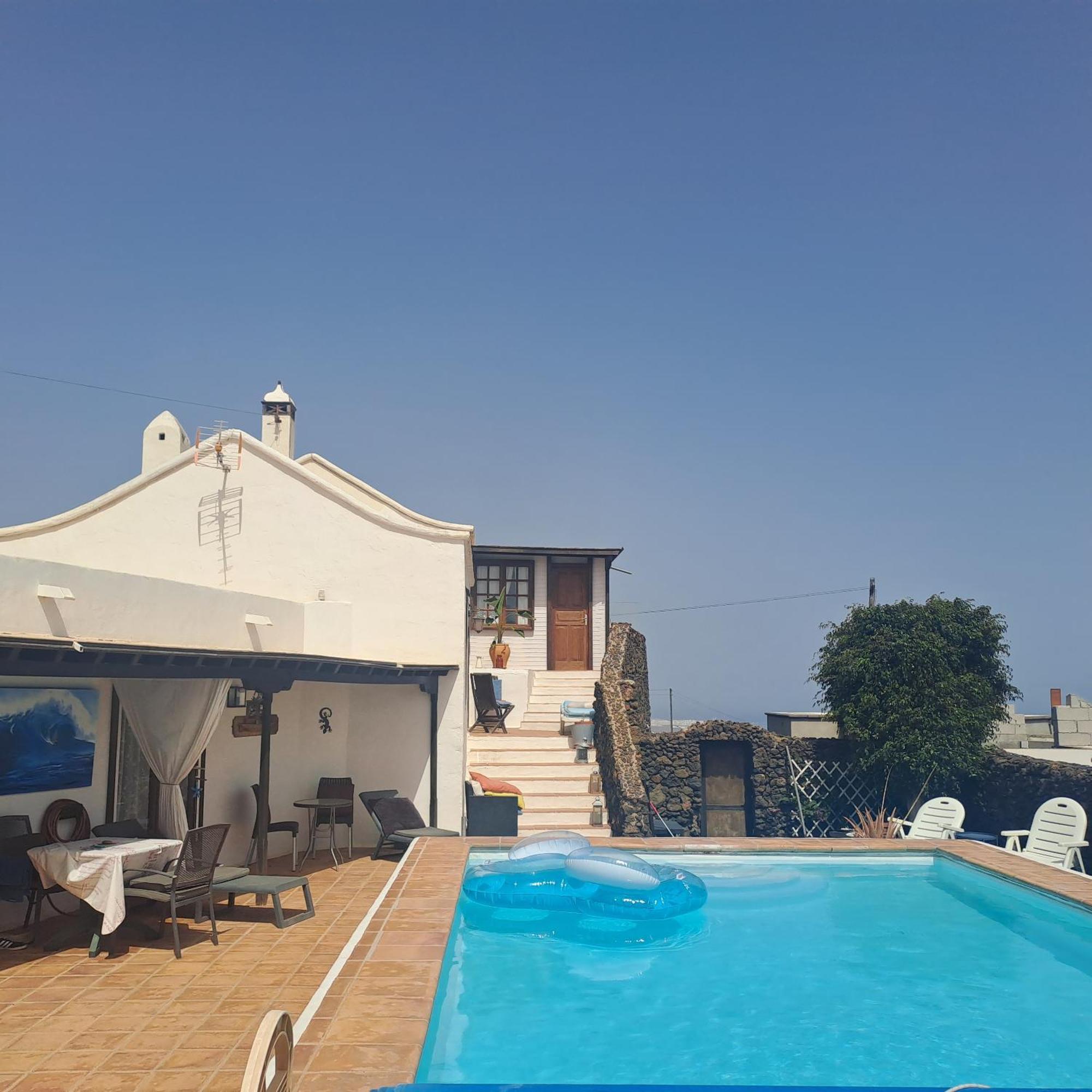 Tipica Lanzarote House Only Adults Bed and Breakfast Tías Exteriör bild