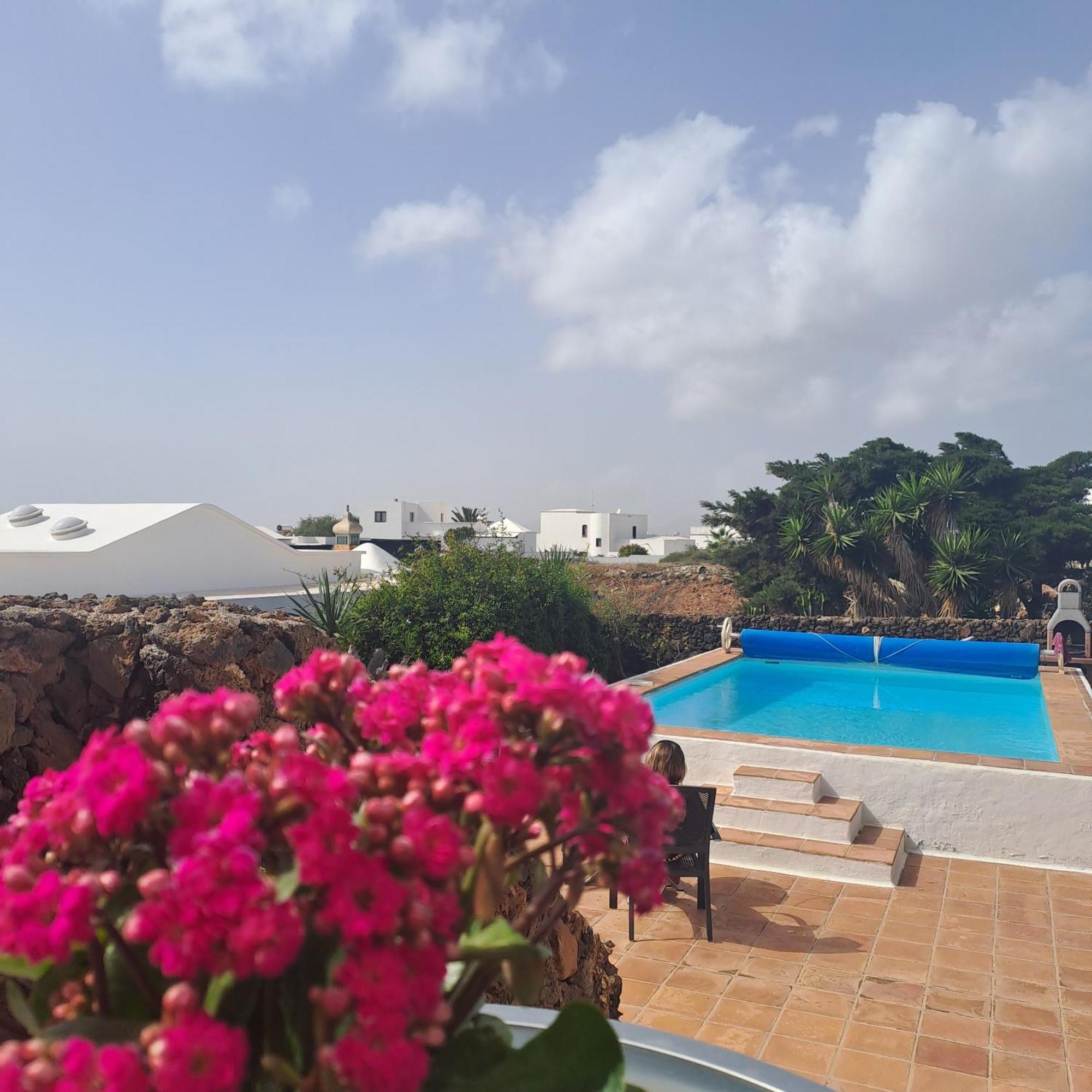 Tipica Lanzarote House Only Adults Bed and Breakfast Tías Exteriör bild