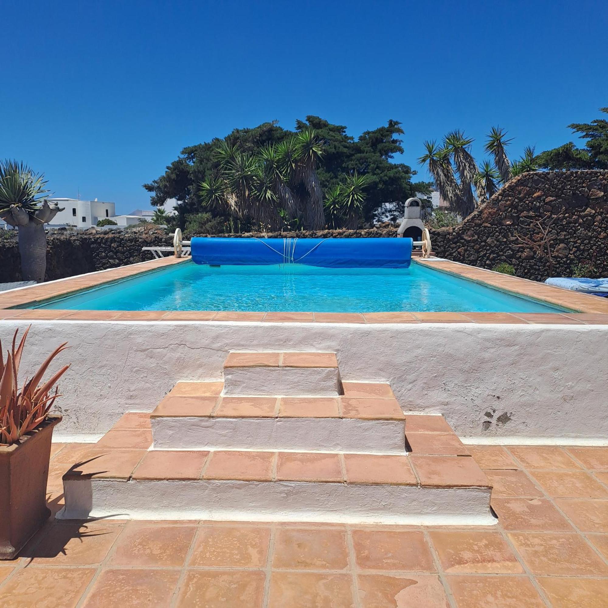 Tipica Lanzarote House Only Adults Bed and Breakfast Tías Exteriör bild