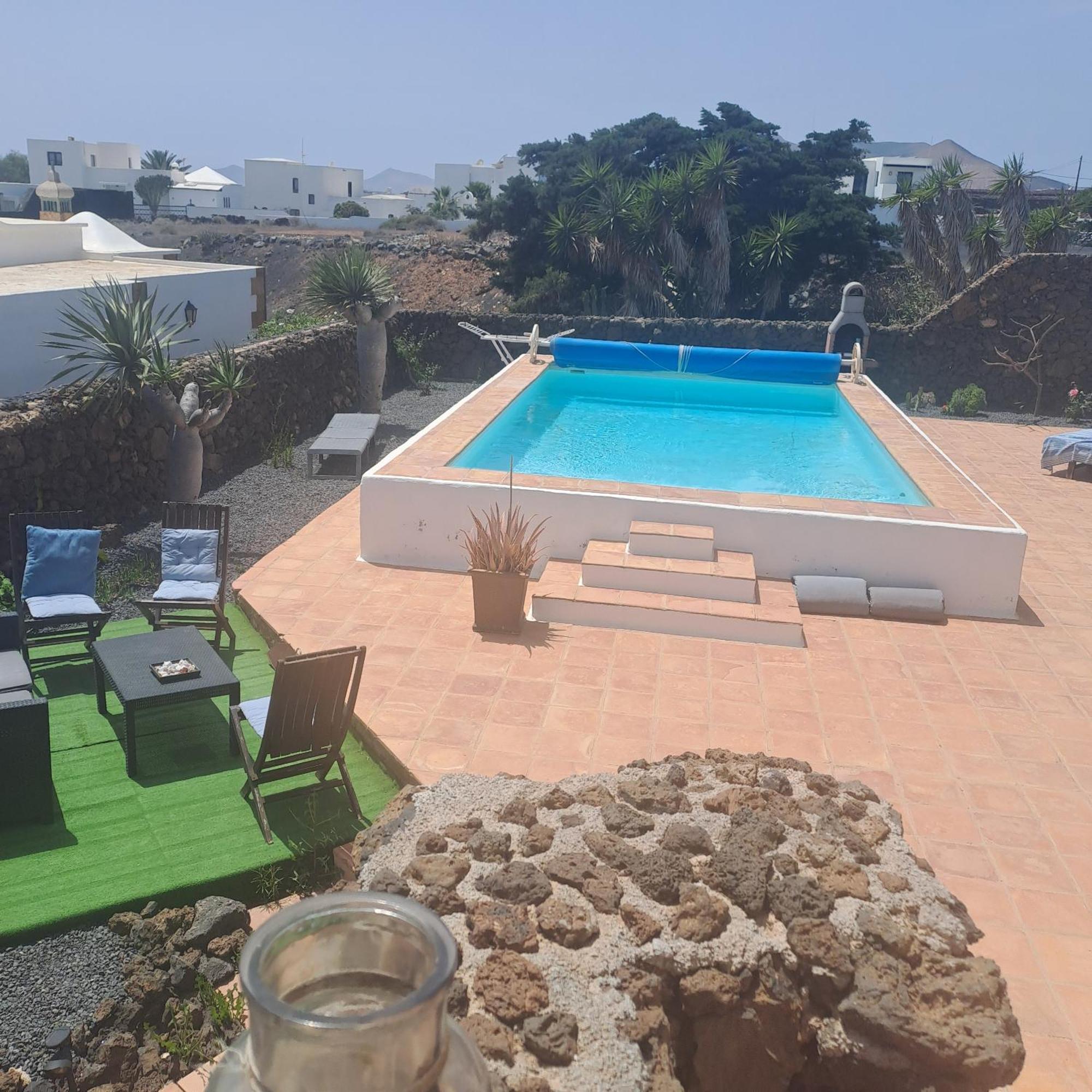 Tipica Lanzarote House Only Adults Bed and Breakfast Tías Exteriör bild